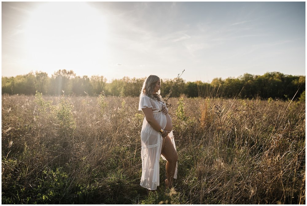 Burr Oaks Maternity Session - Kansas City Wedding Photographer