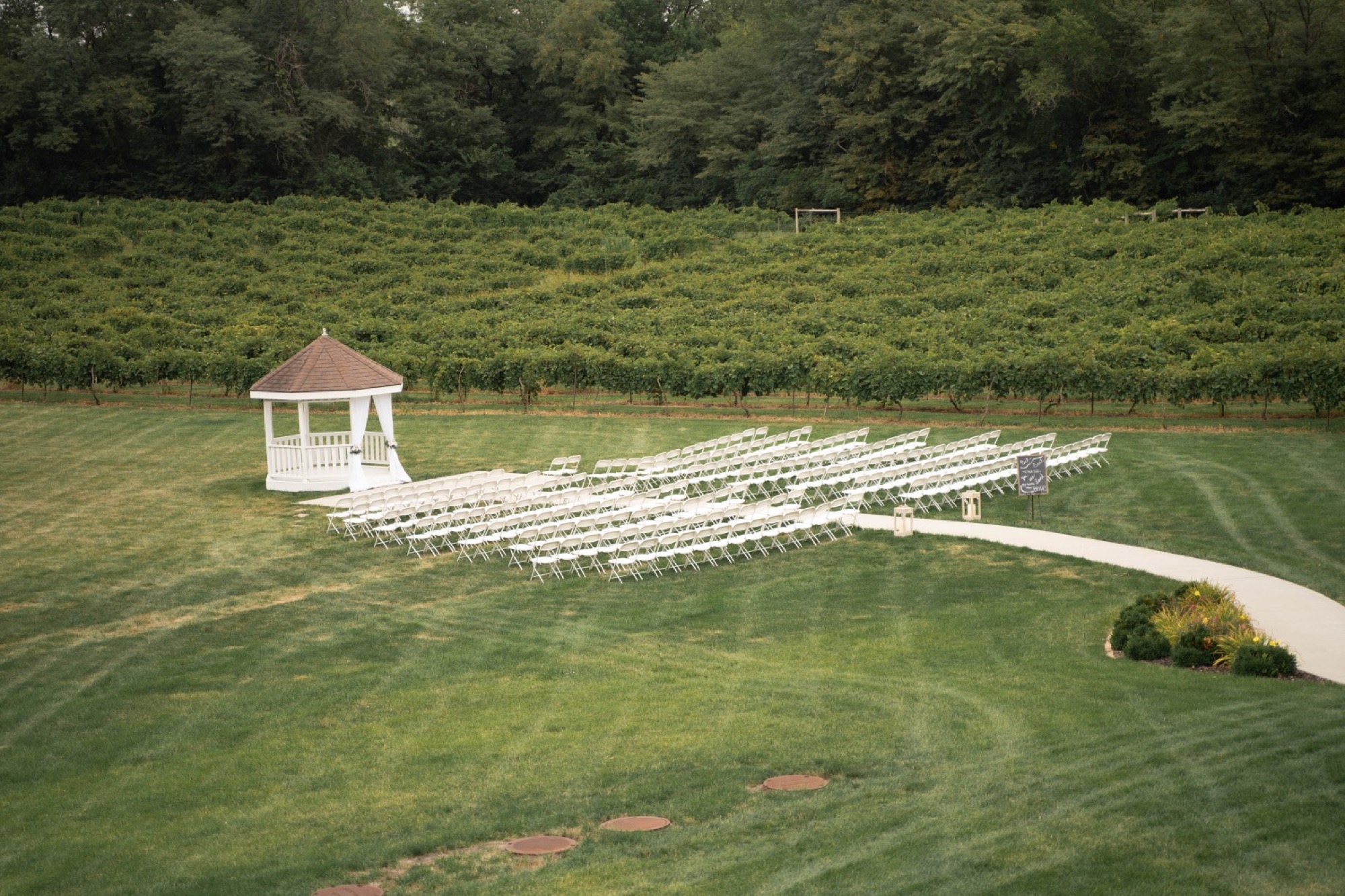 chateau at white oak outdoor ceremony setup